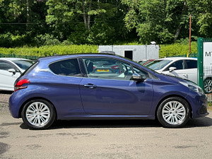 Peugeot 208 thumbnail