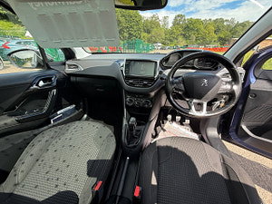 Peugeot 208 thumbnail
