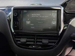 Peugeot 208 thumbnail