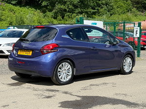 Peugeot 208 thumbnail