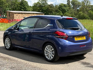 Peugeot 208 thumbnail