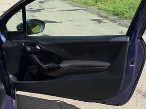 Peugeot 208 thumbnail