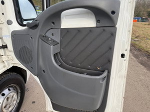Peugeot Boxer thumbnail