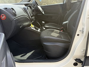 Renault Captur thumbnail