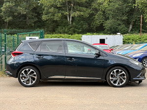 Toyota Auris thumbnail