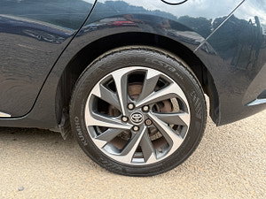 Toyota Auris thumbnail