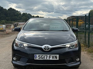 Toyota Auris thumbnail