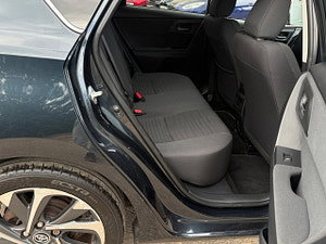 Toyota Auris thumbnail