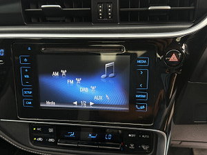 Toyota Auris thumbnail