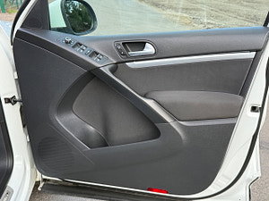 Volkswagen Tiguan thumbnail