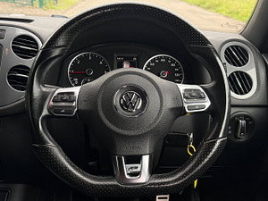 Volkswagen Tiguan thumbnail