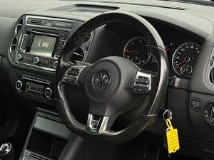 Volkswagen Tiguan thumbnail