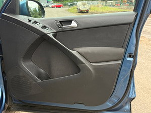 Volkswagen Tiguan thumbnail