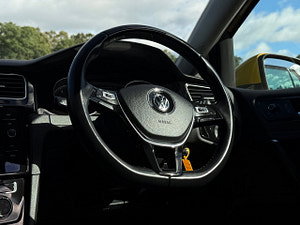 Volkswagen Golf thumbnail