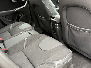Volvo V40 thumbnail