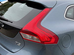 Volvo V40 thumbnail