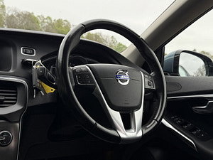 Volvo V40 thumbnail