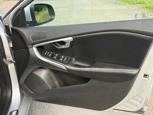 Volvo V40 thumbnail