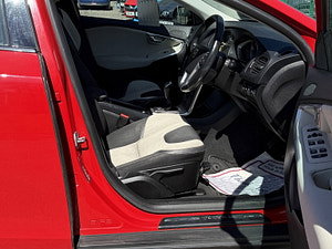 Volvo V40 Cross Country thumbnail