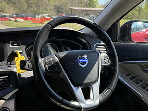 Volvo V40 Cross Country thumbnail
