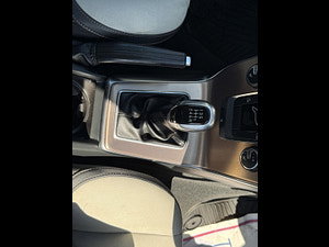Volvo V40 Cross Country thumbnail