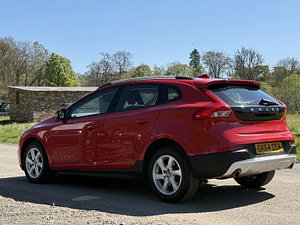Volvo V40 Cross Country thumbnail