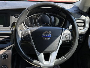 Volvo V40 Cross Country thumbnail