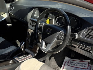 Volvo V40 Cross Country thumbnail