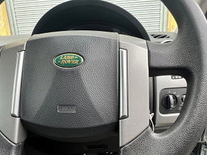 Land Rover Discovery 3 thumbnail