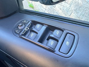 Land Rover Freelander 2 thumbnail