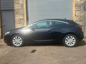 Vauxhall Astra GTC thumbnail
