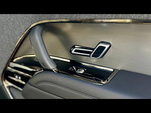 Land Rover Range Rover Sport thumbnail