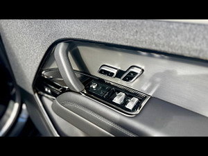 Land Rover Range Rover Sport thumbnail