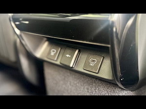 Land Rover Range Rover Sport thumbnail