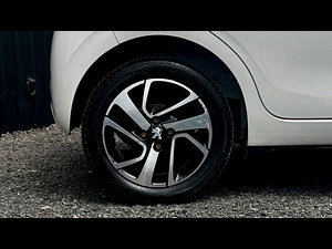Peugeot 108 thumbnail