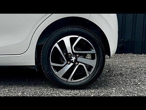 Peugeot 108 thumbnail