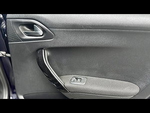 Peugeot 208 thumbnail