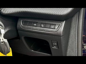 Peugeot 208 thumbnail
