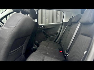 Peugeot 208 thumbnail
