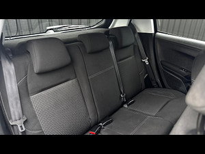 Peugeot 208 thumbnail