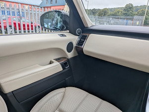 Land Rover Range Rover Sport thumbnail