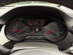 Vauxhall Crossland X thumbnail