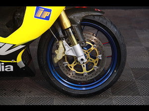 Aprilia RSV1000 thumbnail