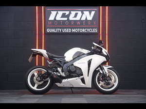 Honda CBR1000RR Fireblade thumbnail