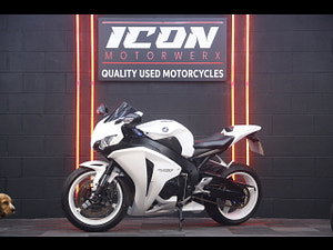 Honda CBR1000RR Fireblade thumbnail