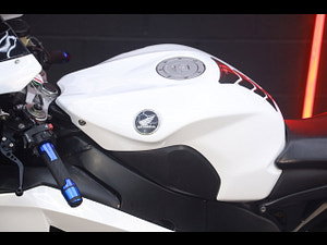 Honda CBR1000RR Fireblade thumbnail