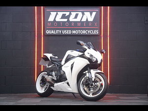 Honda CBR1000RR Fireblade thumbnail