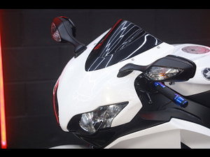 Honda CBR1000RR Fireblade thumbnail