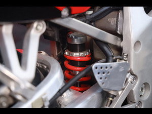 Honda CBR900RR Fireblade thumbnail