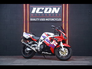 Honda CBR900RR Fireblade thumbnail